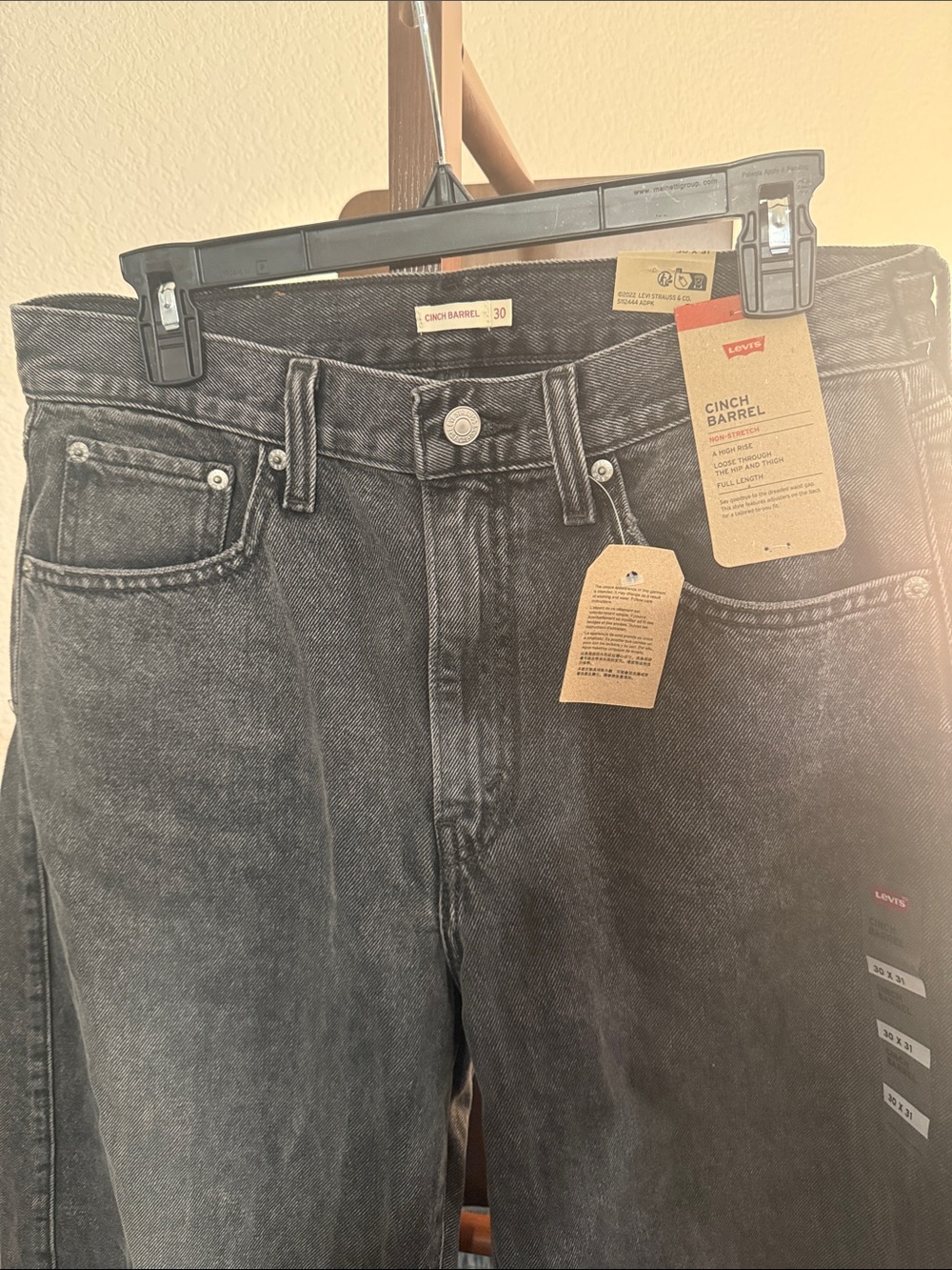 Levi's women’s Cinch Barrel Jeans - Black Wash